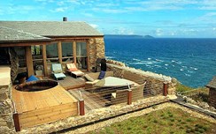 Pebbleline House